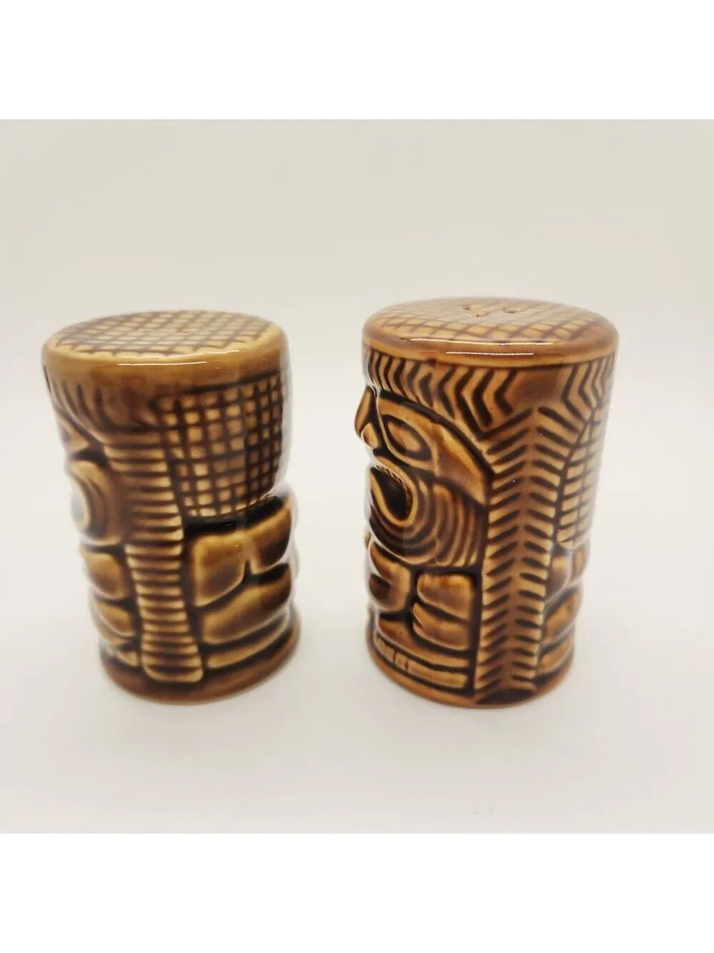 KC Hawaii Tiki Salt & Pepper Shakers Ceramic 4in Polynesian Decor 2000 Pair Set